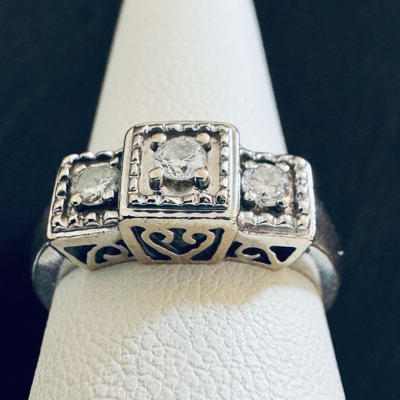 Vintage 14K White Gold Art Deco Diamond Square Raised Scrollwork Ring size 7 - Picture 1 of 8